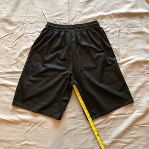 Black basketball short